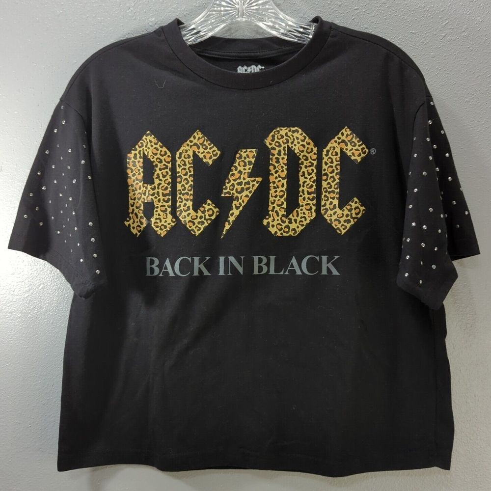 AC/DC Women's Size Large Black Studded Sleeve Leopard Print Cropped T‎ Shirt 496